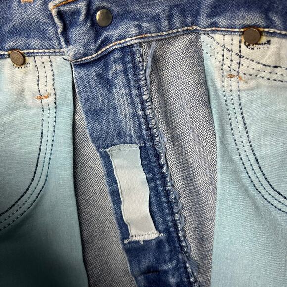 Wrangler Vintage High Rise Cut Off Medium Bootie Shorts Denim Daisy Dukes - Picture 6 of 7